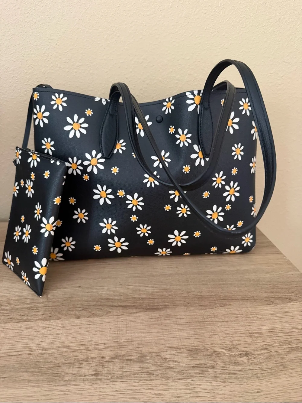 kate spade Black Daisy Tote Bag with Wristlet